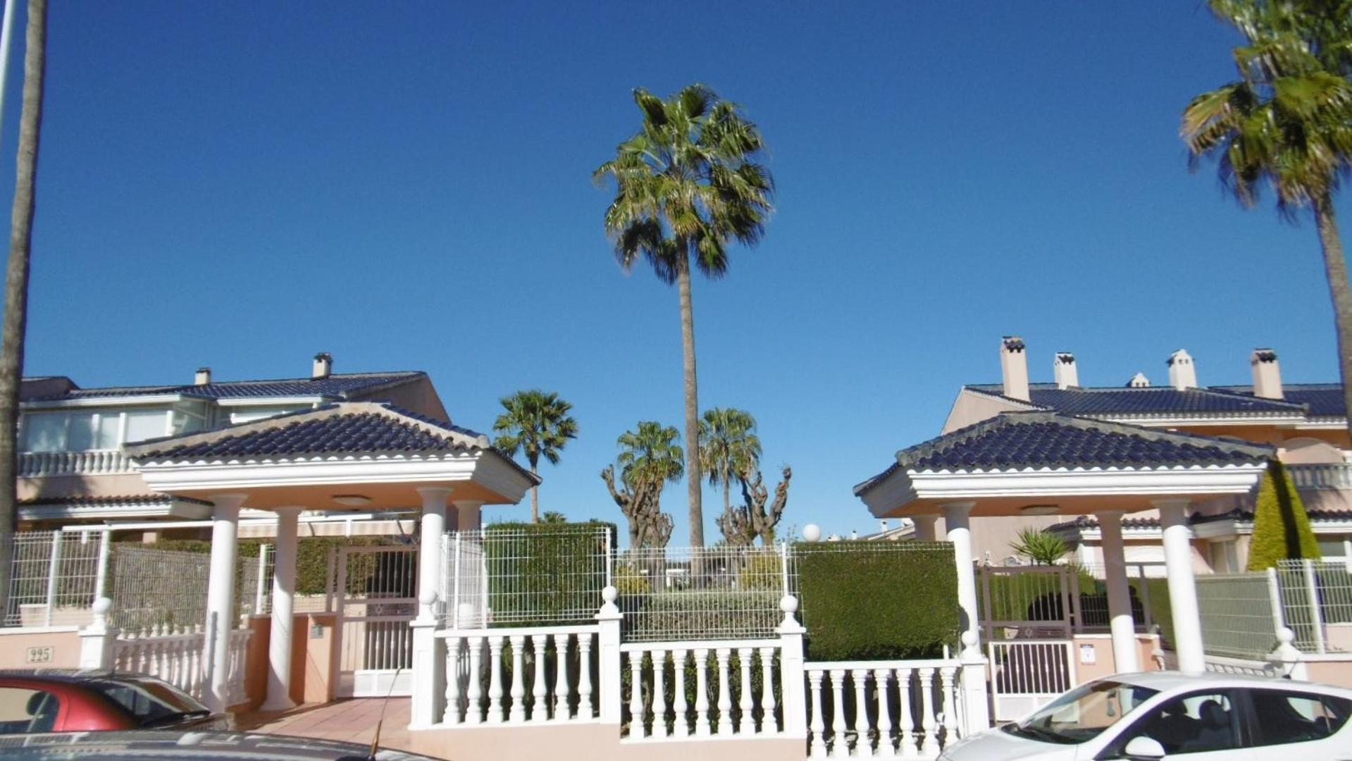 Gran Alicante Bungalow In Beach Resort Puerto Marino المظهر الخارجي الصورة